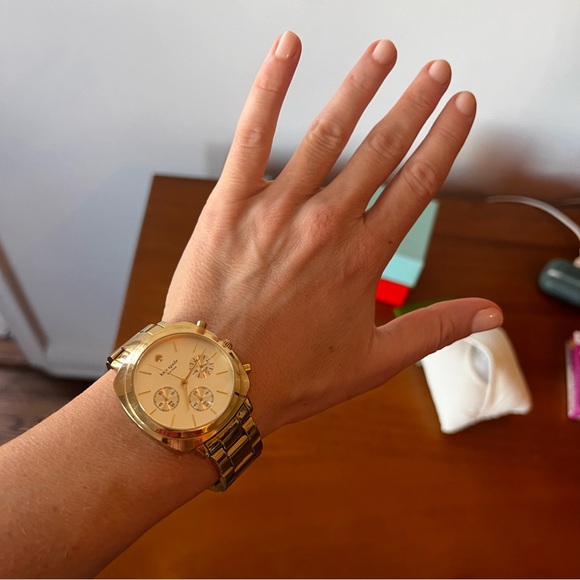 Kate Spade gold watch - Picture 6 of 9